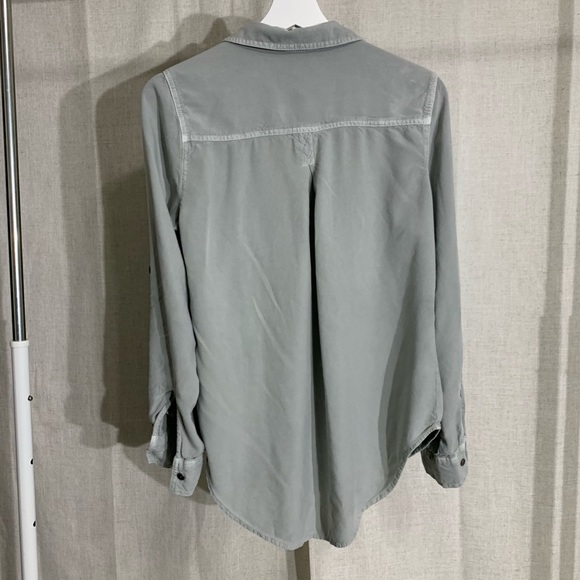 Rock & Republic Metallic Mayhem Button Up Blouse - Picture 5 of 6